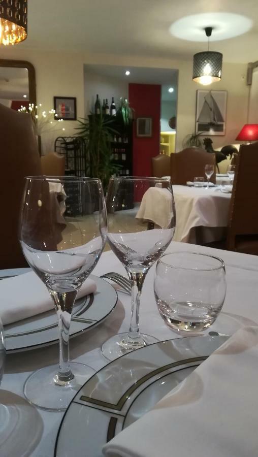 Hotel De Bretagne Dol Centre Ville - Hotel Et Restaurant Dol-de-Bretagne Eksteriør bilde